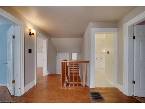 76 Main Street E, Mapleton, ON - Indoor Photo Showing Other Room