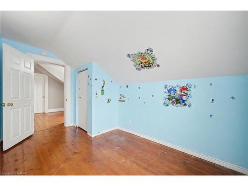 76 Main Street E, Mapleton, ON - Indoor Photo Showing Other Room