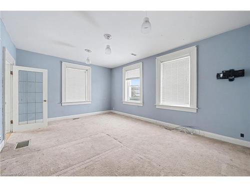 76 Main Street E, Mapleton, ON - Indoor Photo Showing Other Room