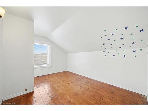 76 Main Street E, Mapleton, ON - Indoor Photo Showing Other Room