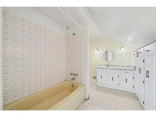 76 Main Street E, Mapleton, ON - Indoor Photo Showing Bathroom