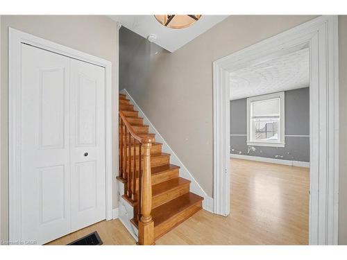 76 Main Street E, Mapleton, ON - Indoor Photo Showing Other Room