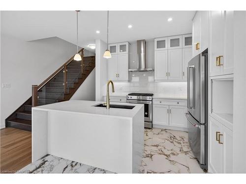 12-675 Victoria Road N, Guelph, ON - Indoor Photo Showing Kitchen With Upgraded Kitchen