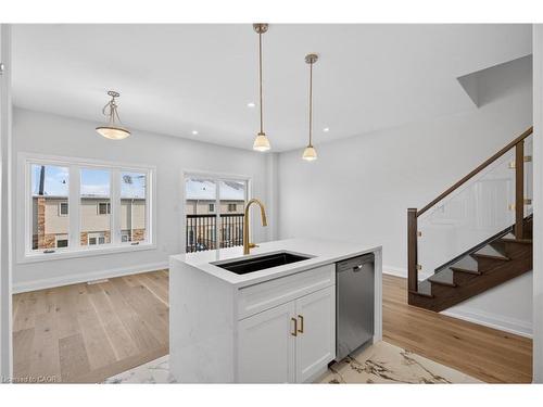 12-675 Victoria Road N, Guelph, ON - Indoor Photo Showing Kitchen