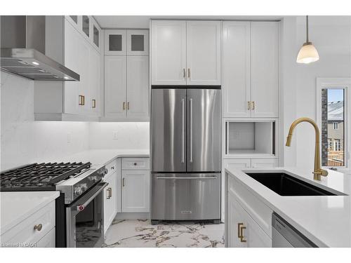 12-675 Victoria Road N, Guelph, ON - Indoor Photo Showing Kitchen With Upgraded Kitchen