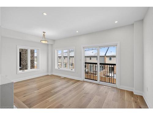 12-675 Victoria Road N, Guelph, ON - Indoor