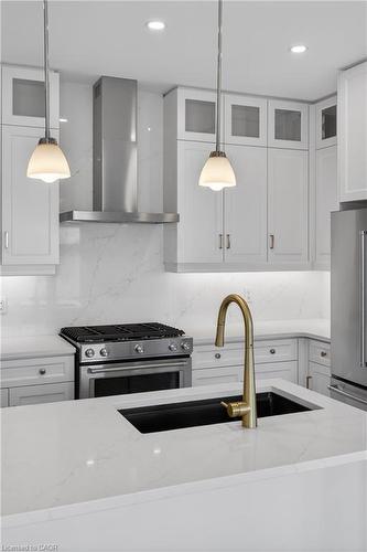 12-675 Victoria Road N, Guelph, ON - Indoor Photo Showing Kitchen With Double Sink With Upgraded Kitchen