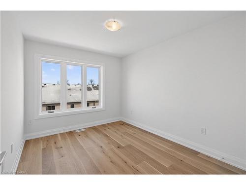 12-675 Victoria Road N, Guelph, ON - Indoor Photo Showing Other Room