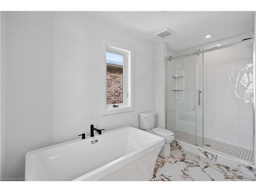 12-675 Victoria Road N, Guelph, ON - Indoor Photo Showing Bathroom