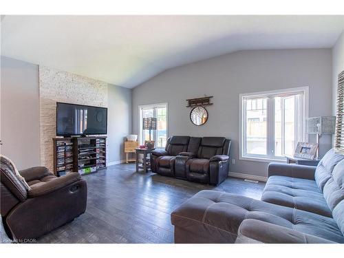 39 Basswood Road, Simcoe, ON - Indoor Photo Showing Living Room