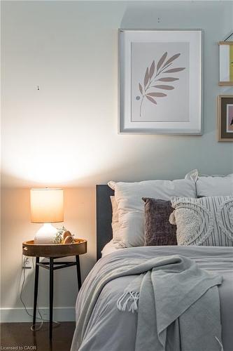612-66 Bay Street S, Hamilton, ON - Indoor Photo Showing Bedroom