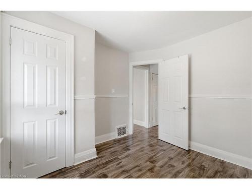 26 Bayfield Avenue, Hamilton, ON - Indoor Photo Showing Other Room