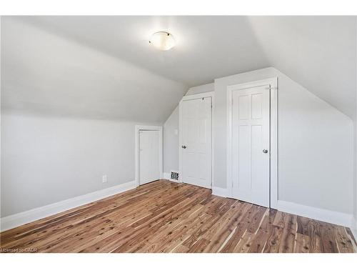 26 Bayfield Avenue, Hamilton, ON - Indoor Photo Showing Other Room