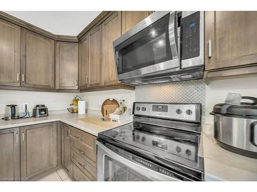 129 Templewood Drive, Kitchener, ON - Indoor Photo Showing Kitchen