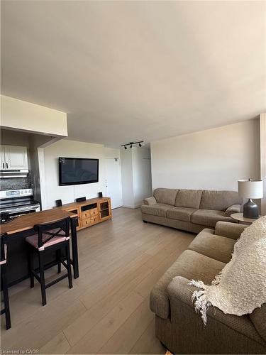 705-15 Albright Road, Stoney Creek, ON - Indoor Photo Showing Other Room