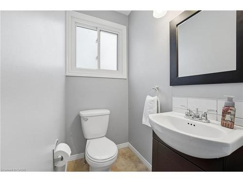 139 The Country Way, Kitchener, ON - Indoor Photo Showing Bathroom