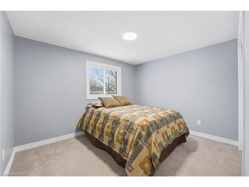139 The Country Way, Kitchener, ON - Indoor Photo Showing Bedroom