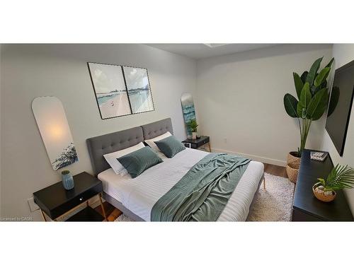45-31 Mill Street, Kitchener, ON - Indoor Photo Showing Bedroom