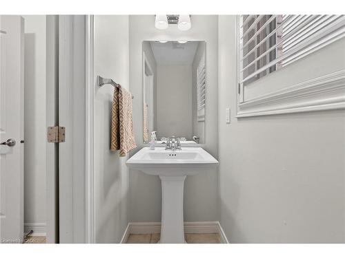 63 Chamomile Drive, Hamilton, ON - Indoor Photo Showing Bathroom