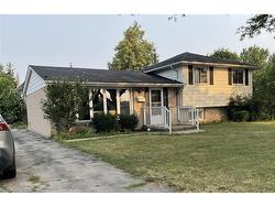 4 Purnell Drive  Hamilton, ON L9C 4X9
