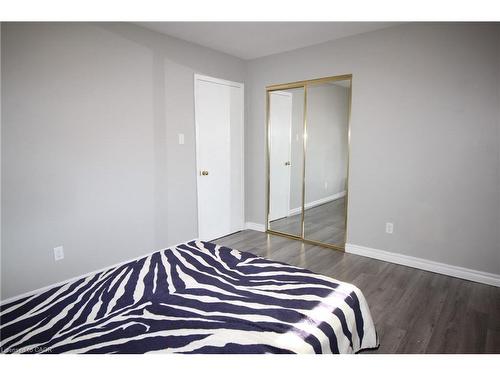 4 Purnell Drive, Hamilton, ON - Indoor Photo Showing Bedroom
