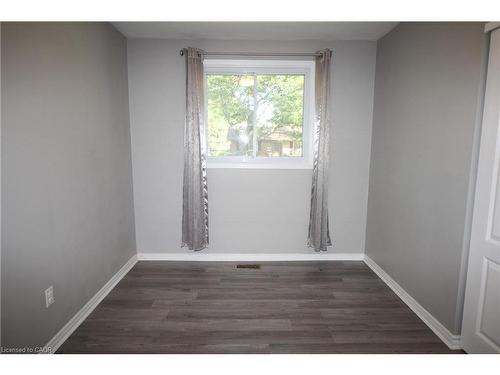4 Purnell Drive, Hamilton, ON - Indoor Photo Showing Other Room