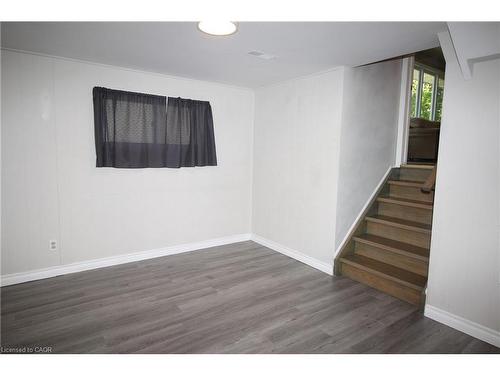 4 Purnell Drive, Hamilton, ON - Indoor Photo Showing Other Room