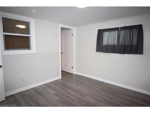 4 Purnell Drive, Hamilton, ON - Indoor Photo Showing Other Room