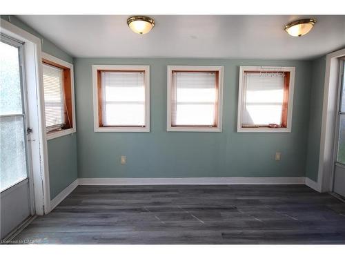 4 Purnell Drive, Hamilton, ON - Indoor Photo Showing Other Room