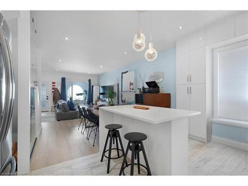 575 Mary Street, Hamilton, ON - Indoor Photo Showing Kitchen