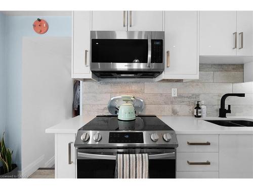 575 Mary Street, Hamilton, ON - Indoor Photo Showing Kitchen With Upgraded Kitchen