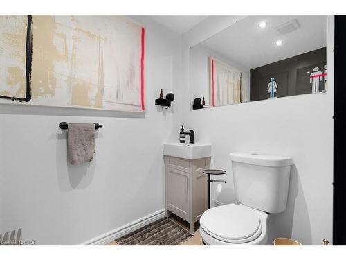 575 Mary Street, Hamilton, ON - Indoor Photo Showing Bathroom