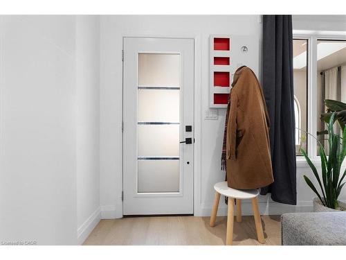 575 Mary Street, Hamilton, ON - Indoor Photo Showing Other Room