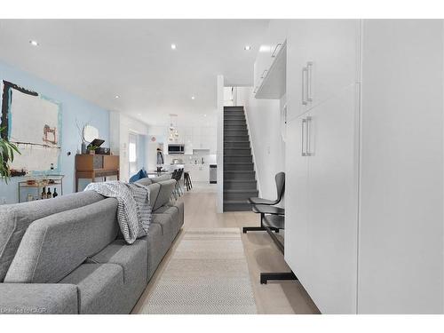 575 Mary Street, Hamilton, ON - Indoor Photo Showing Other Room