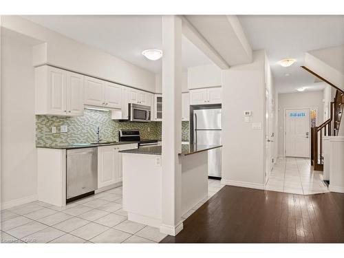 33-6 Chestnut Drive, Grimsby, ON - Indoor Photo Showing Kitchen