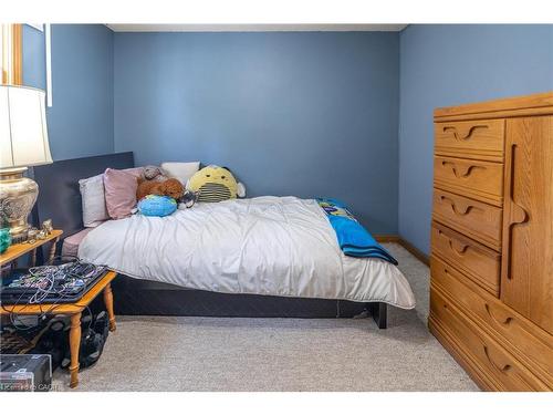 104 Henry Street, Rockwood, ON - Indoor Photo Showing Bedroom