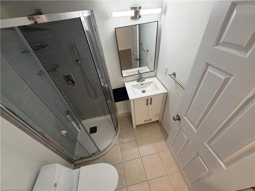 36 Sparrow Avenue, Cambridge, ON - Indoor Photo Showing Bathroom