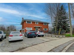 27 Margaret Avenue N Waterloo, ON N2J 3P2