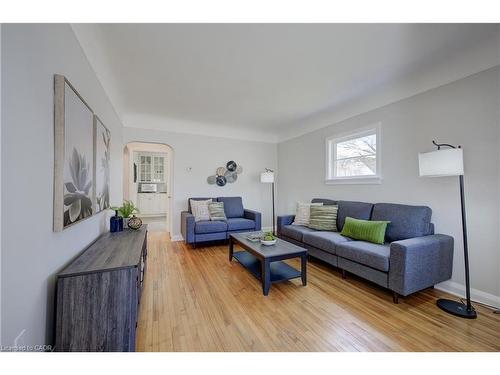 A-1155 Union Street, Kitchener, ON - Indoor Photo Showing Living Room