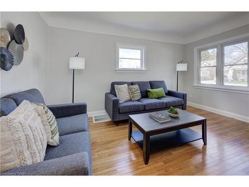A-1155 Union Street, Kitchener, ON - Indoor Photo Showing Living Room