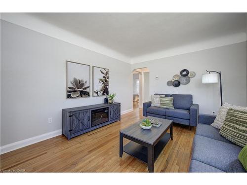 A-1155 Union Street, Kitchener, ON - Indoor Photo Showing Living Room