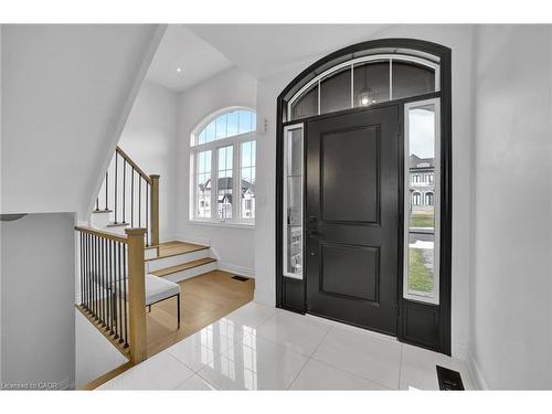 Entire House-24 Cesar Place, Ancaster, ON - Indoor Photo Showing Other Room