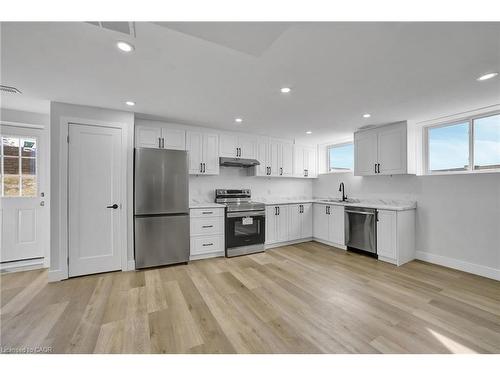 Entire House-24 Cesar Place, Ancaster, ON - Indoor Photo Showing Kitchen With Stainless Steel Kitchen