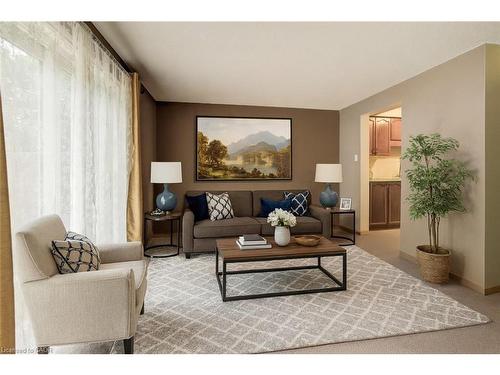 17-465 Woolwich Street N, Waterloo, ON - Indoor Photo Showing Living Room
