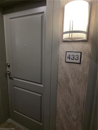 433-5055 Greenlane Road, Beamsville, ON - Indoor Photo Showing Other Room