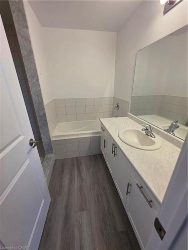 433-5055 Greenlane Road, Beamsville, ON - Indoor Photo Showing Bathroom