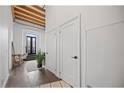 208-19 Guelph Avenue, Cambridge, ON - Indoor Photo Showing Other Room