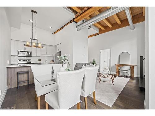 208-19 Guelph Avenue, Cambridge, ON - Indoor Photo Showing Other Room