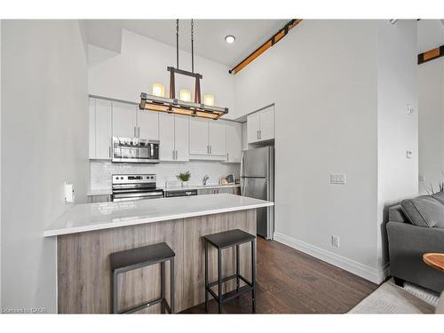 208-19 Guelph Avenue, Cambridge, ON - Indoor Photo Showing Kitchen
