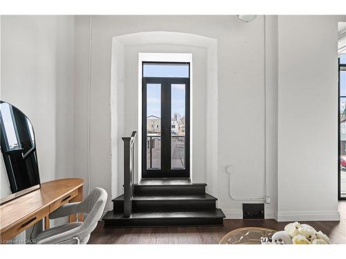 208-19 Guelph Avenue, Cambridge, ON - Indoor Photo Showing Other Room